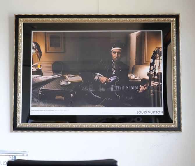 ルイ・ヴィトンのKeith Richardsを額縁 NOISEPRINCE Silverで額装 ー