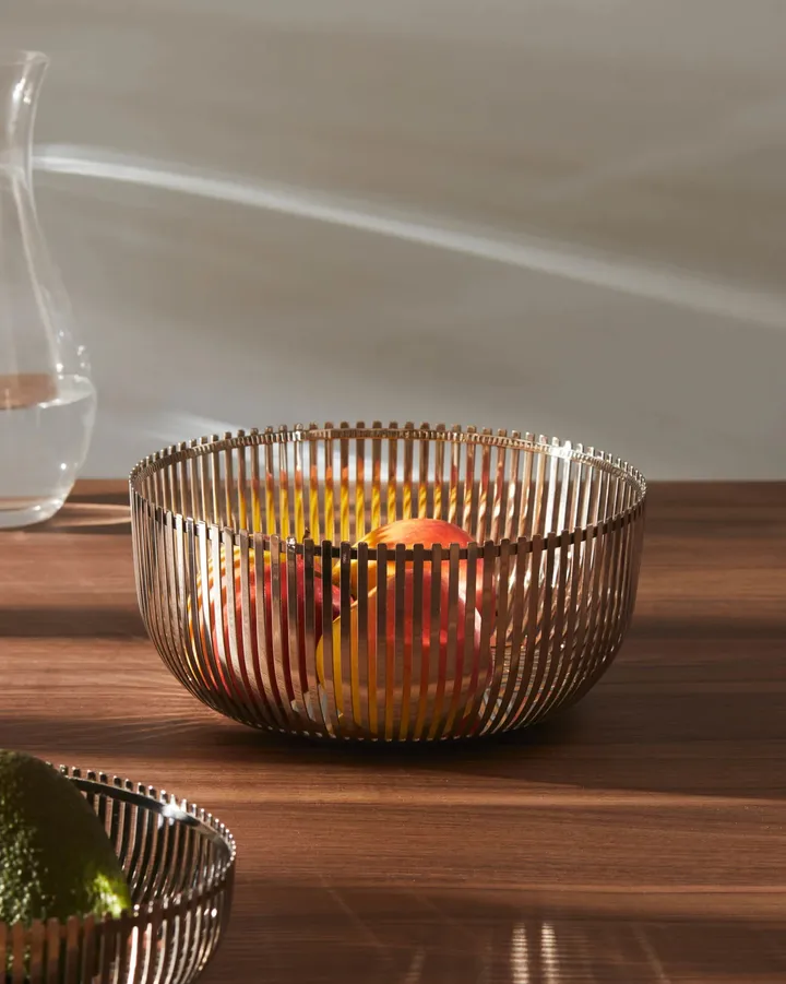 Alessi | アレッシィ からのPCH05 フルーツボウル Ø24 cm - NordicNest.jp