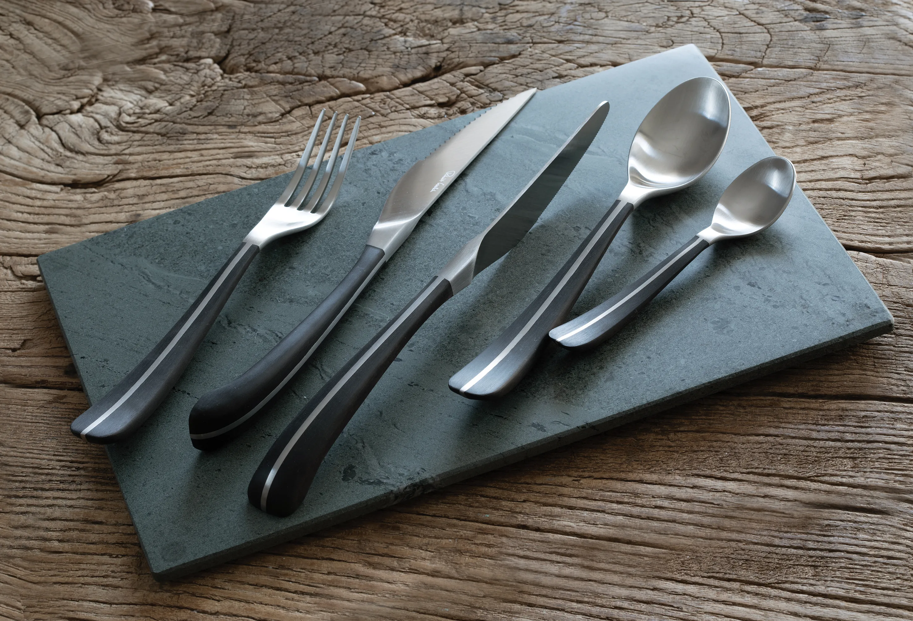 Robert Welch | ロバート ウェルチ からのContour スプーン