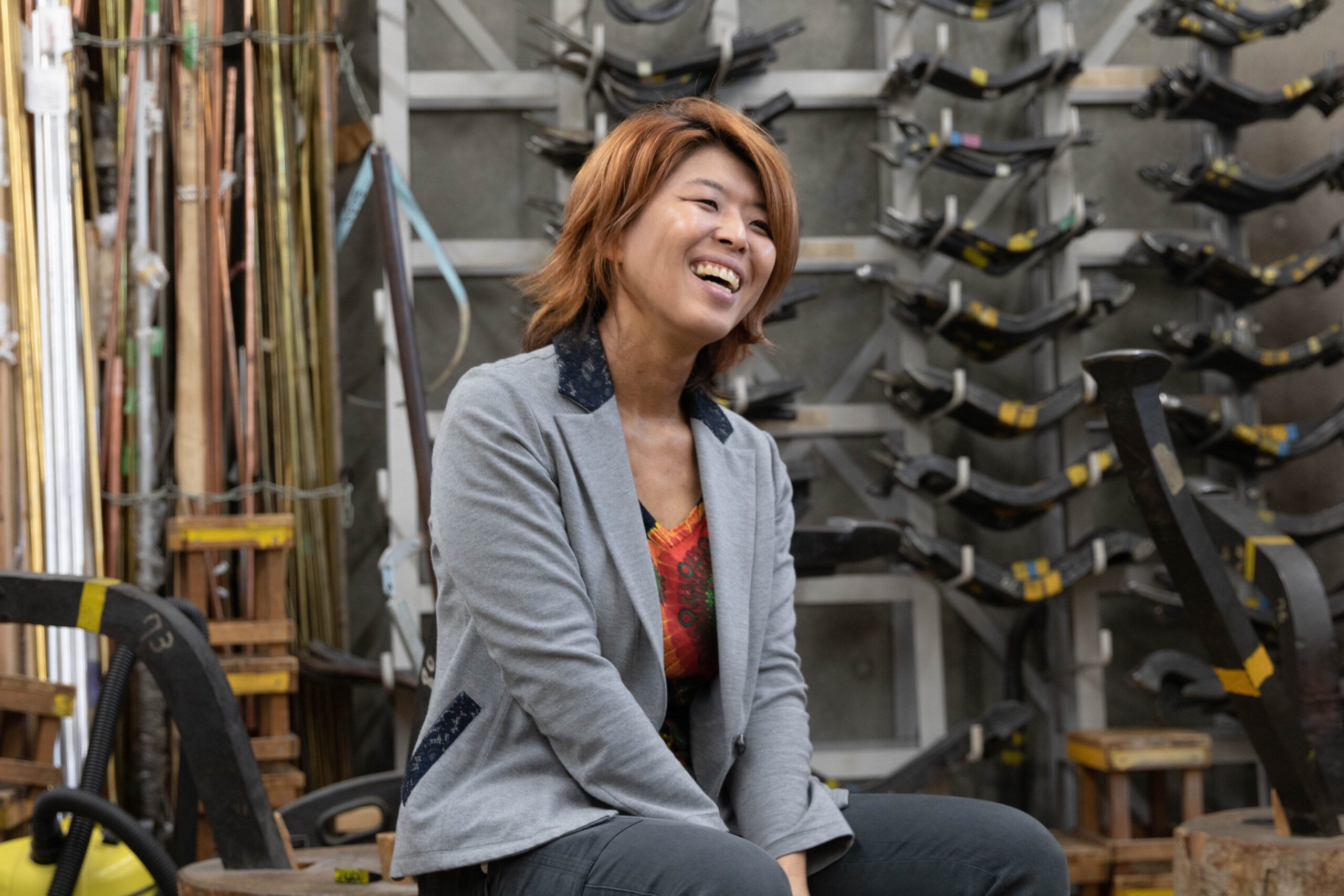 金属の原子を動かす、「鍛金」という金属造形 | NID Focus | 公立大学