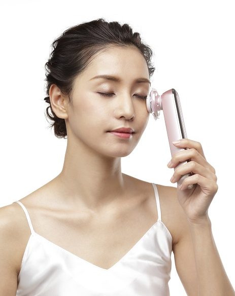 ヤーマンから目元集中トリートメント機能搭載『フォトプラスEX eye pro