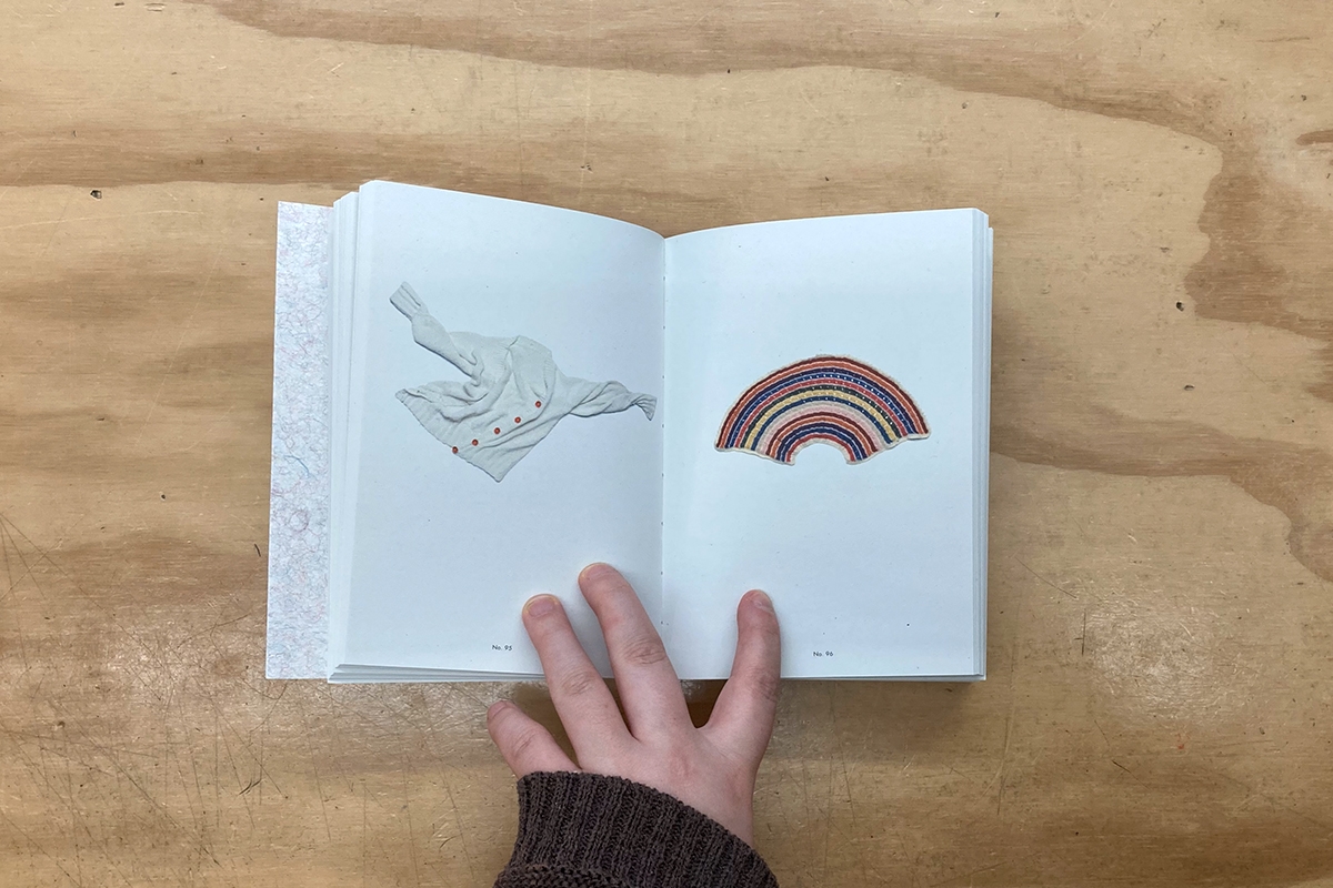 Het verzameld breiwerk van Loes Veenstra uit de 2e Carnissestraat