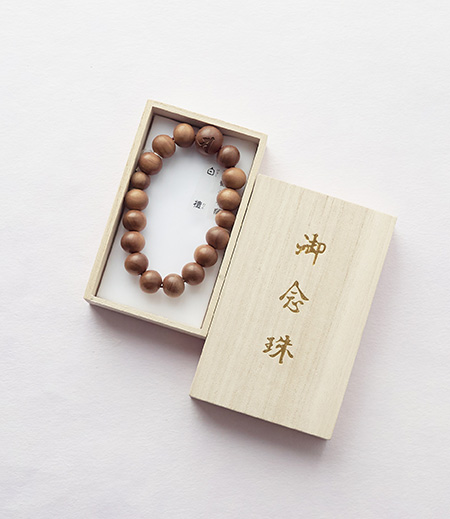 梵字入 白檀腕珠（ベージュ） 京都念珠店三花-商品詳細：浅草中屋