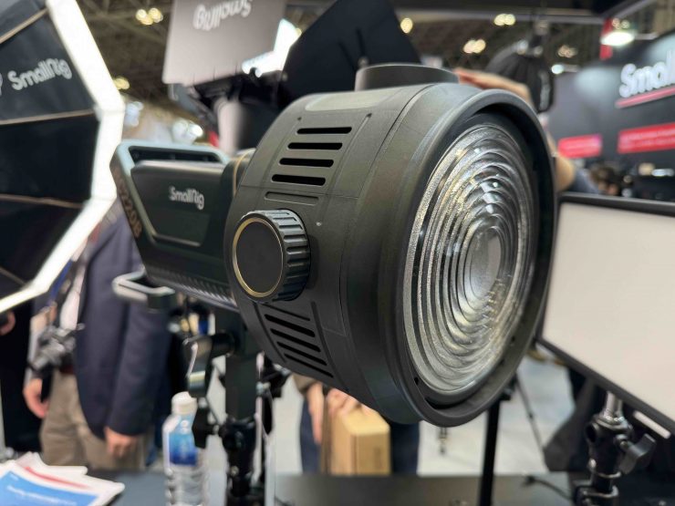 SmallRig RA-F150 Fresnel Lens First Look - Newsshooter