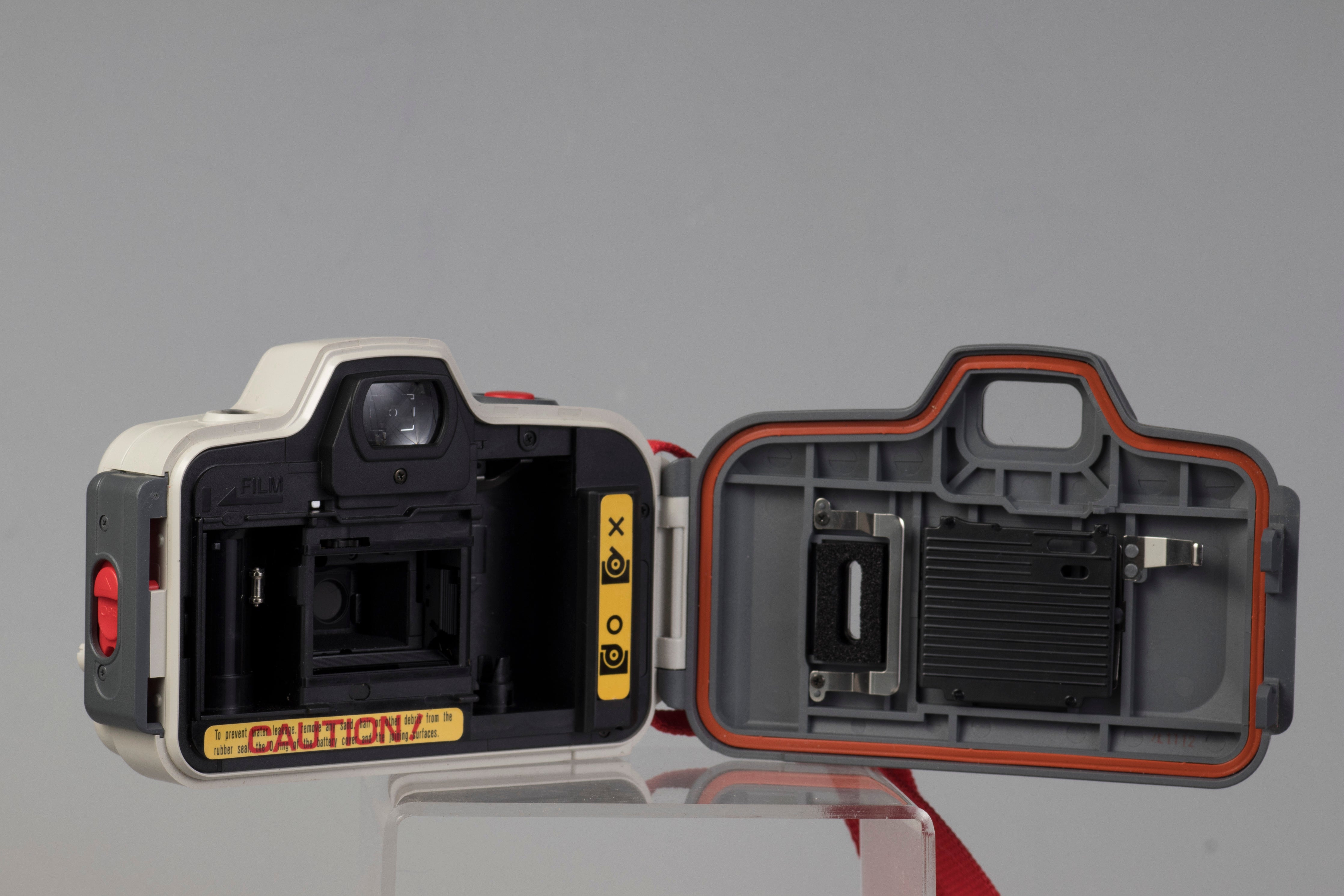 Canon Sure Shot WP-1 waterproof camera outfit w/original box, case