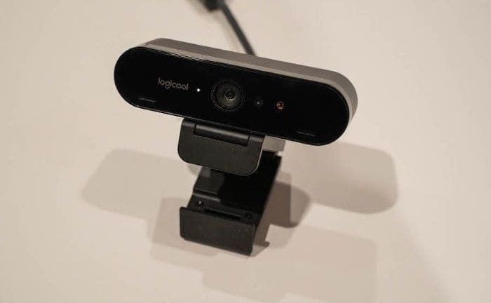 ロジクール BRIOを徹底検証！4K画質・軽量が魅力のWebカメラ｜ブイ