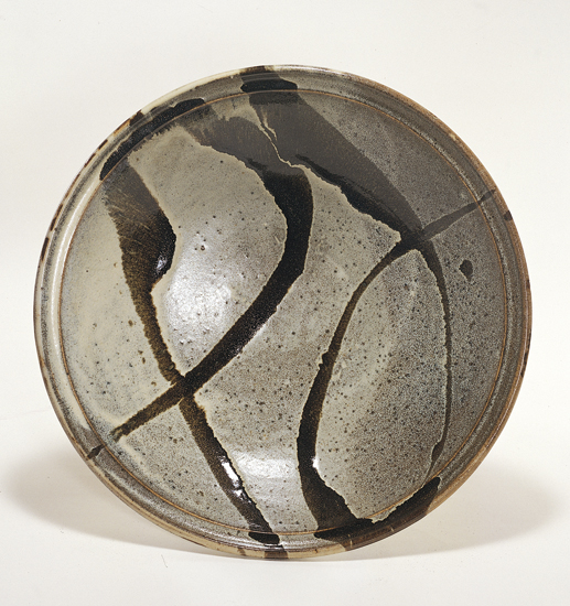 海鼠釉黒流描文大鉢」浜田庄司作｜高校教科書×美術館｜機関誌・教育