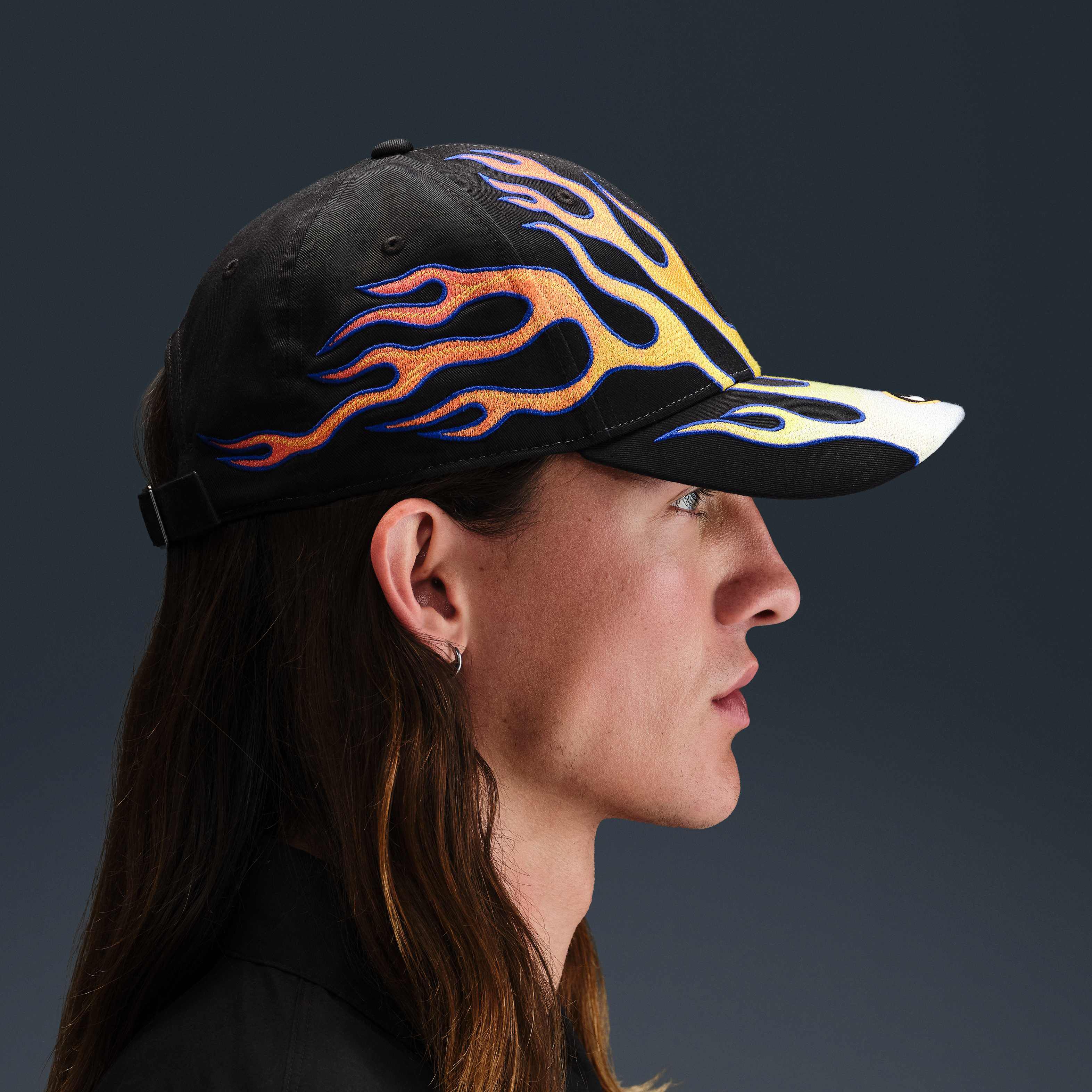 Buy Nike Club Cap Structured OG Flame Cap - Black @ Nike Saudi