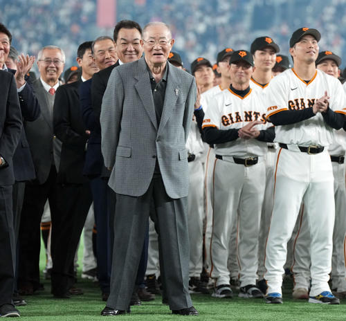 ON並び立つ 88歳長嶋茂雄終身名誉監督と84歳王貞治会長がファンフェス