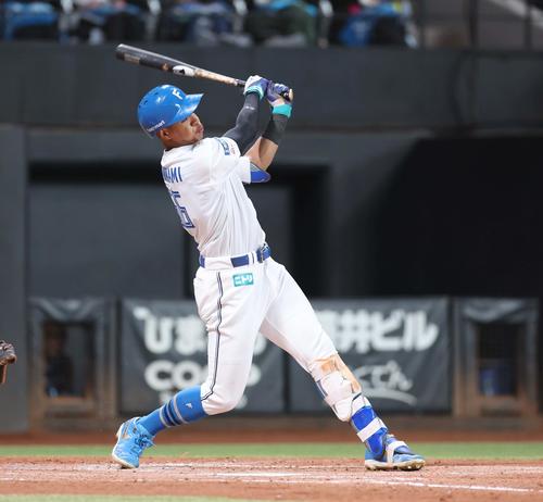 動画】勝負に強い万波中正が戻ってきた 山下舜平大の変化球捉え151キロ