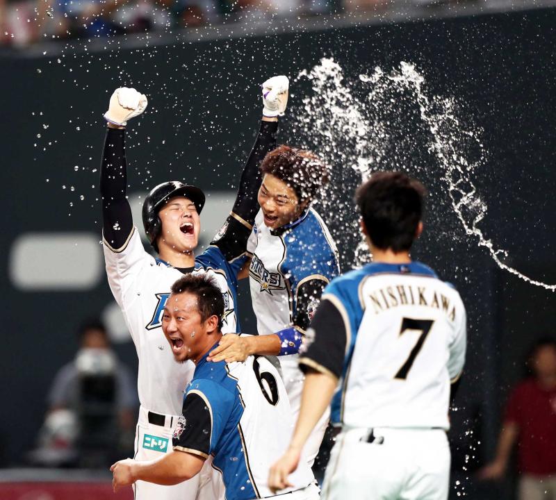 日本ハムM3暴投サヨナラ！大谷V生還「うれしい」 - 野球 : 日刊スポーツ
