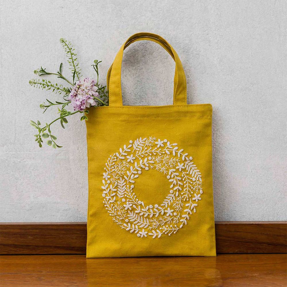 CSK542402 刺繍キット yulaのこころ躍る草花刺繍 ミニトートバッグ「陽
