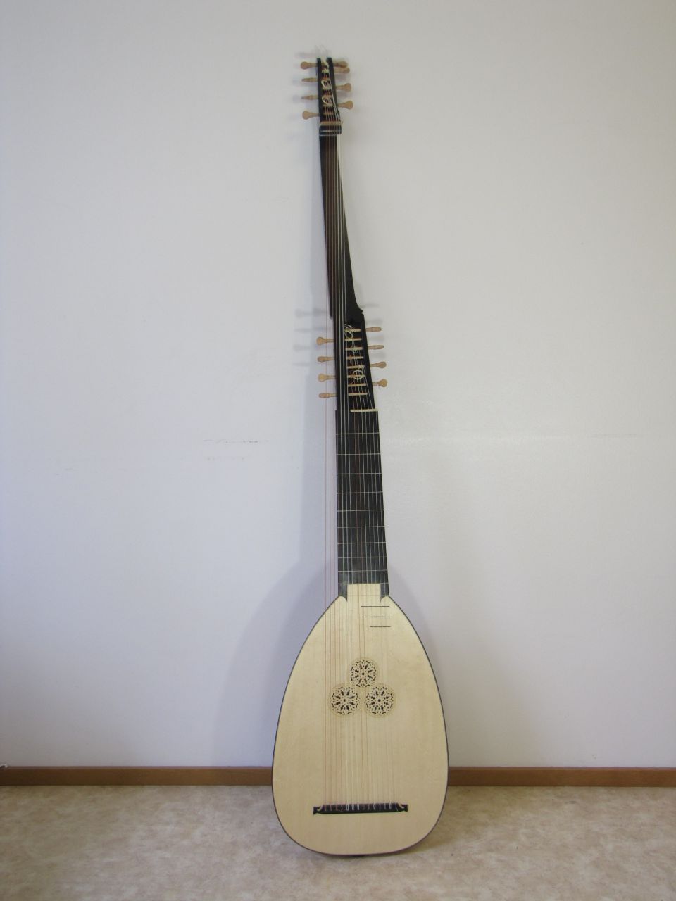 Gallery | Niskanen Lutes