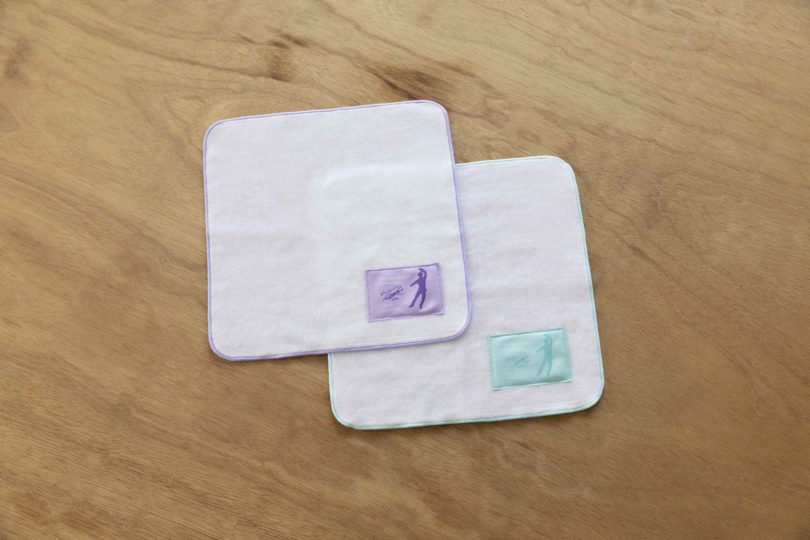 羽生結弦選手オリジナルデザインのタオルとカードをセットでプレゼント