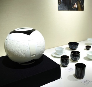 井上萬二さん 孫の祐希さんと初の2人展開催 4月2日まで、博多大丸