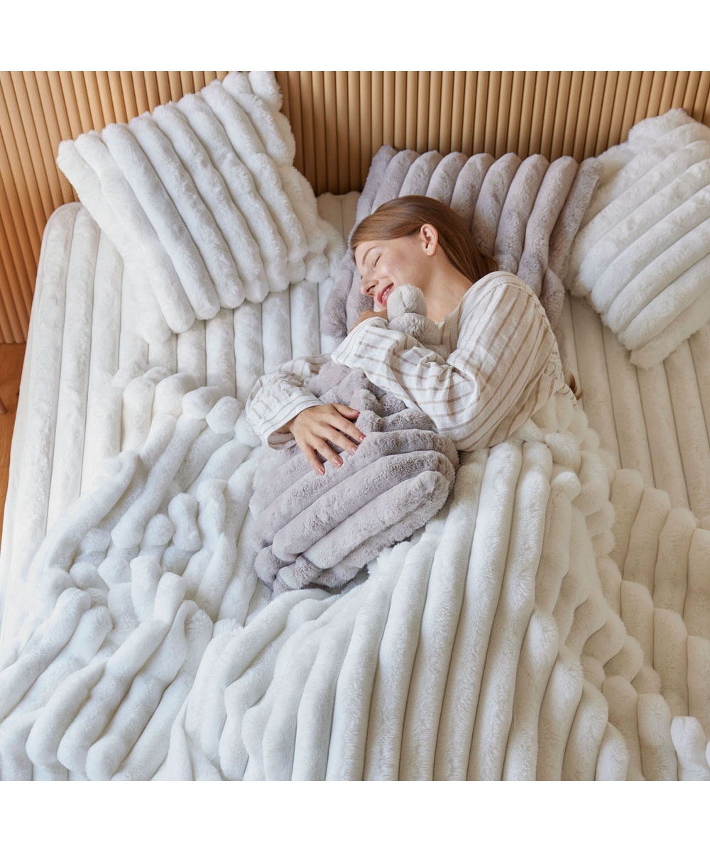 モコモコ毛布 ストライプ ラビットファー調(furry doudou./ファーリー