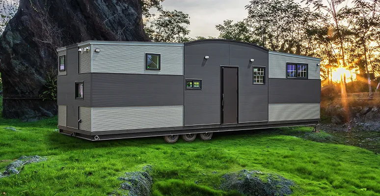 ウッドランドシーニックス 2階建てトレーラーハウス& 晴れの日の