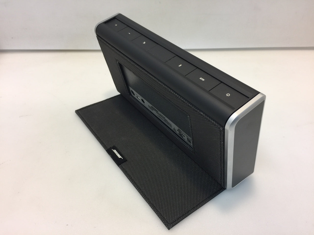 Bose SoundLink Wireless Bluetooth Nylon Mobile Speaker 404600 – NT