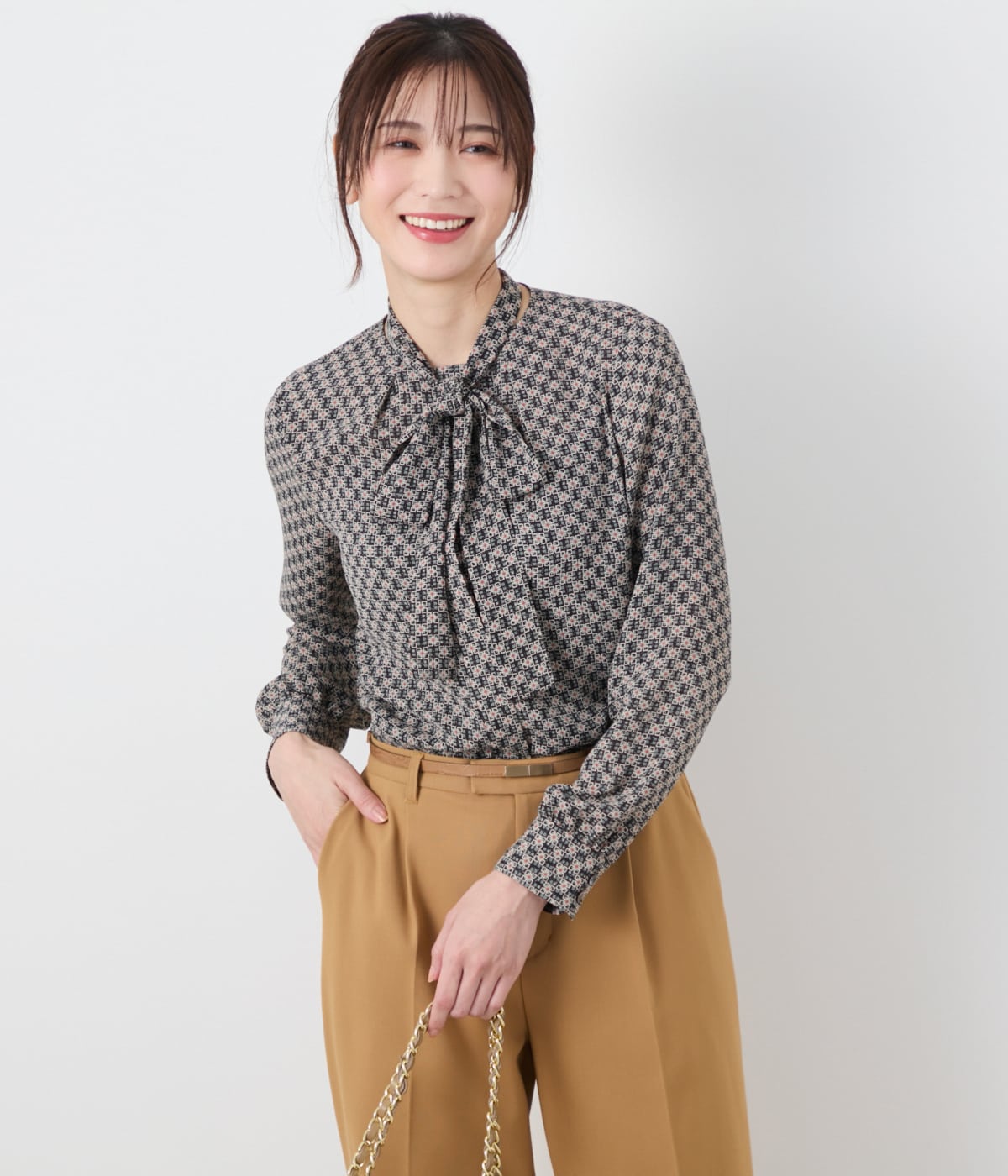 アーキテクスチャーモチーフプリント ボウタイブラウス(51625123-2025