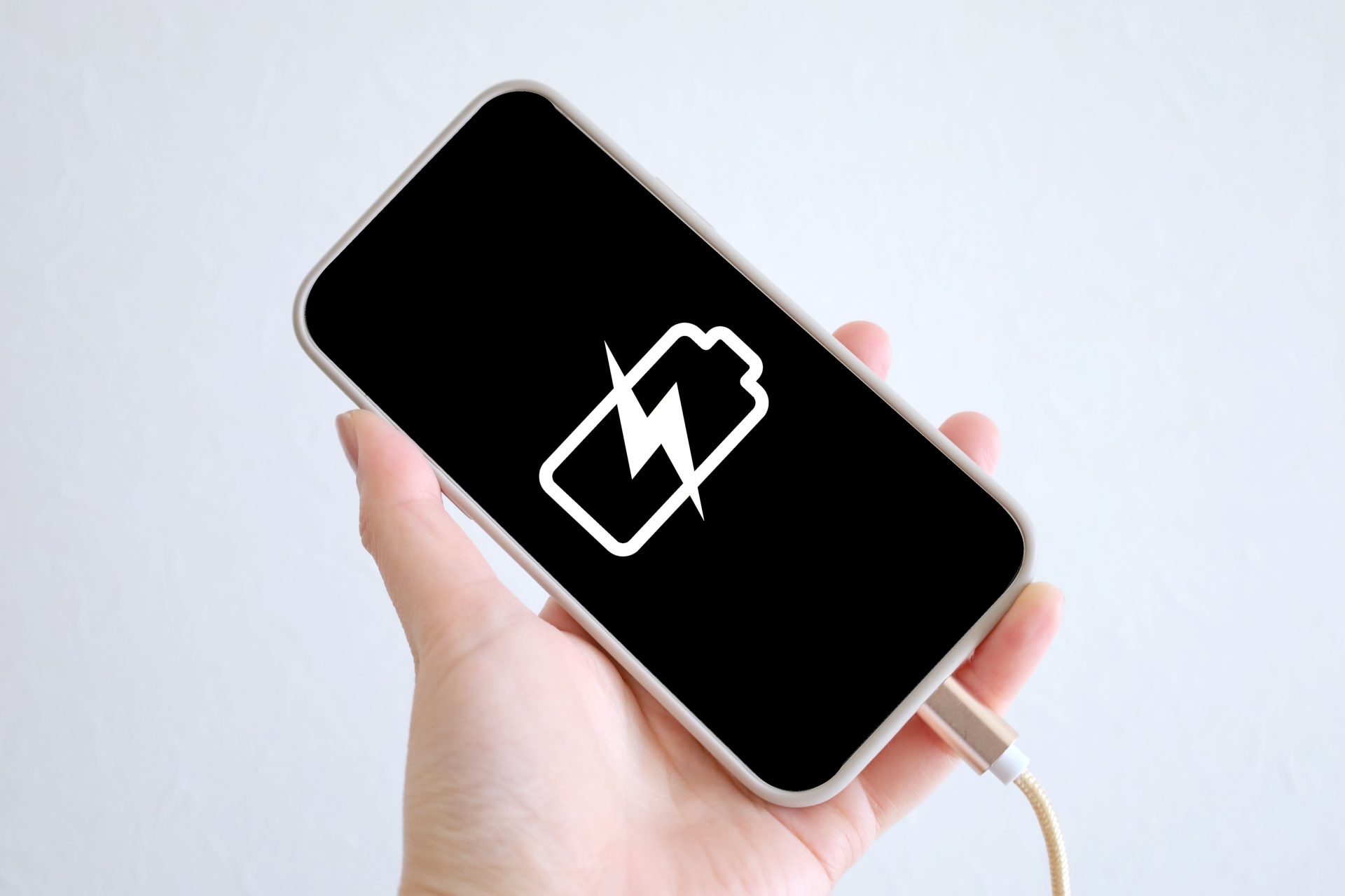 iPhoneのバッテリー交換の目安と最大容量の確認方法｜iPhone修理なら