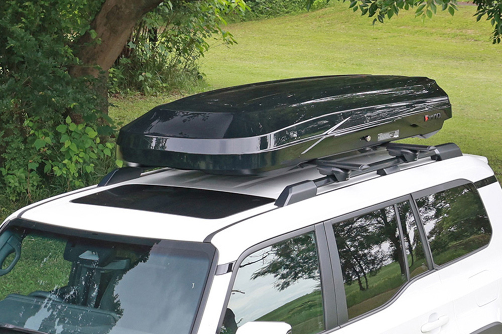 フルサイズSUVにベストマッチ！ INNOの最大容量ルーフボックス「ROOF