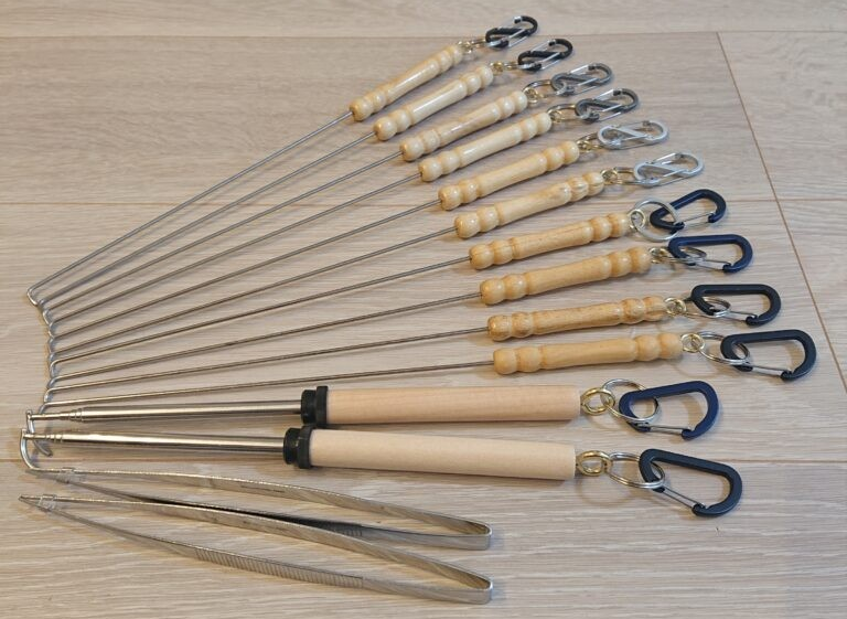 クワガタ掻き出し棒】クワガタ採集に必ず持っておきたい道具とは