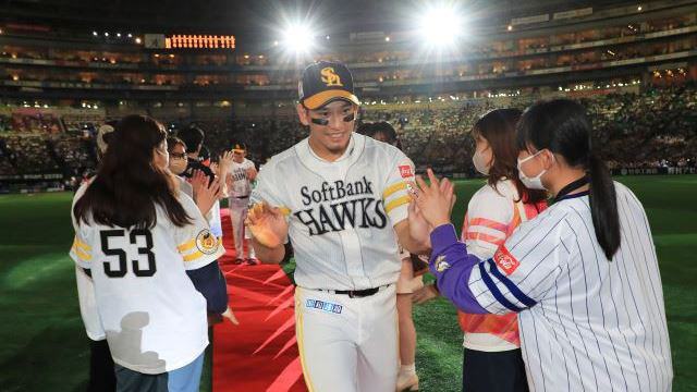 3/27～4/19】勝利のハイタッチ権利付チケット | 福岡ソフトバンクホークス