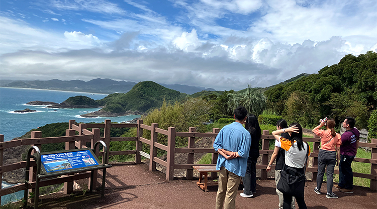 産学官連携】宮崎県内5自治体に大学の学生と社員を派遣しフィールド