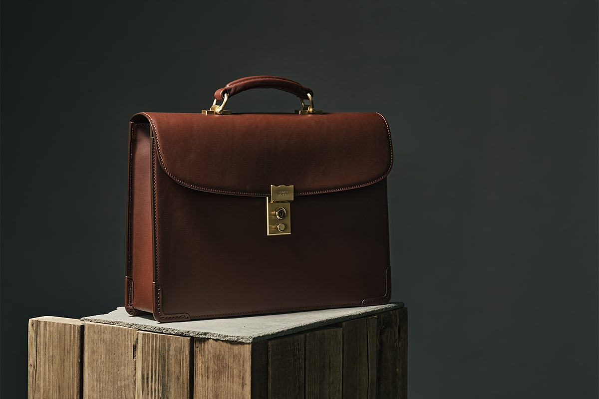 馬具メーカーソメスがつくるダレスバッグ｜エグゼクティブ