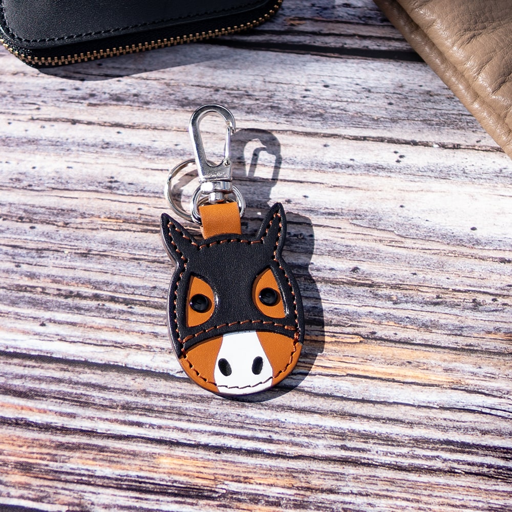 馬メンコキーホルダーを抽選販売いたします | ソメスサドル【日本の革