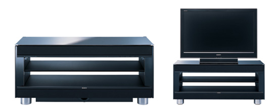 テレビスタンドに5.1chホームシアターシステムを内蔵し、包み込まれる