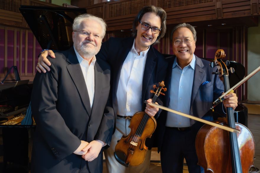 ヨーヨー・マ、アックス、カヴァコス】現代最高・最強トリオによる