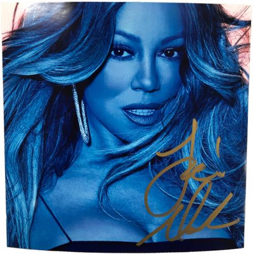 店頭にて、マライア・キャリーの直筆サイン入り写真展示中