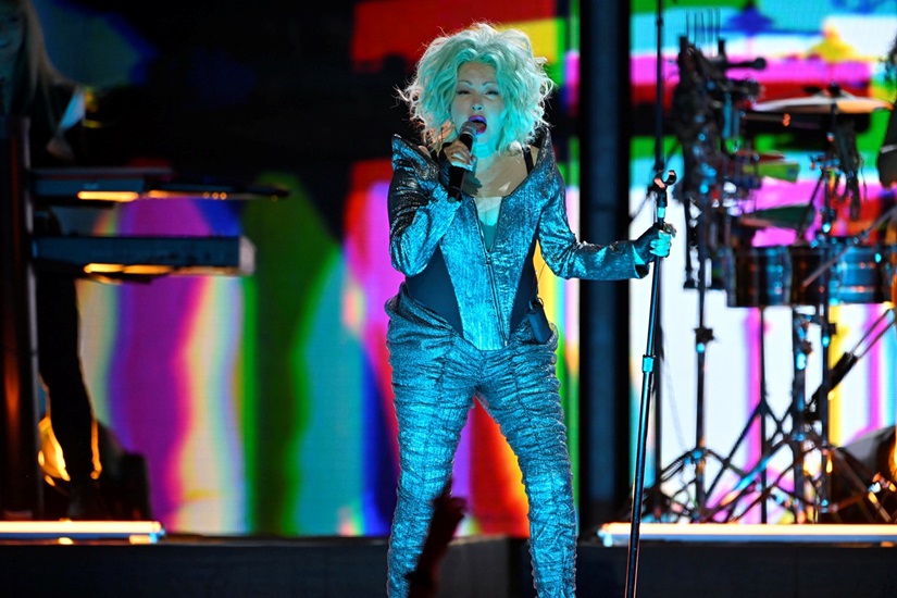 フェアウェルJAPANツアー武道館初日公演オフィシャル・レポートが到着