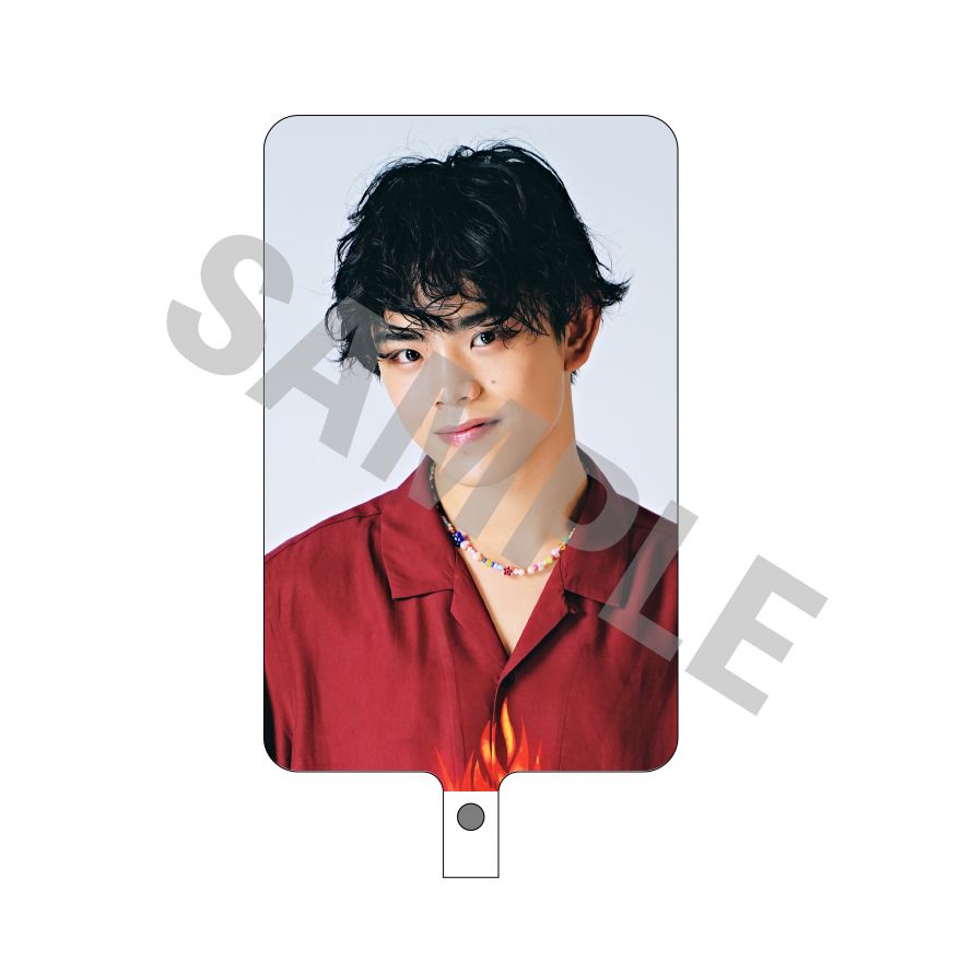 デビュー・シングル『Wheelie』、グッズ付きパッケージ アクリル