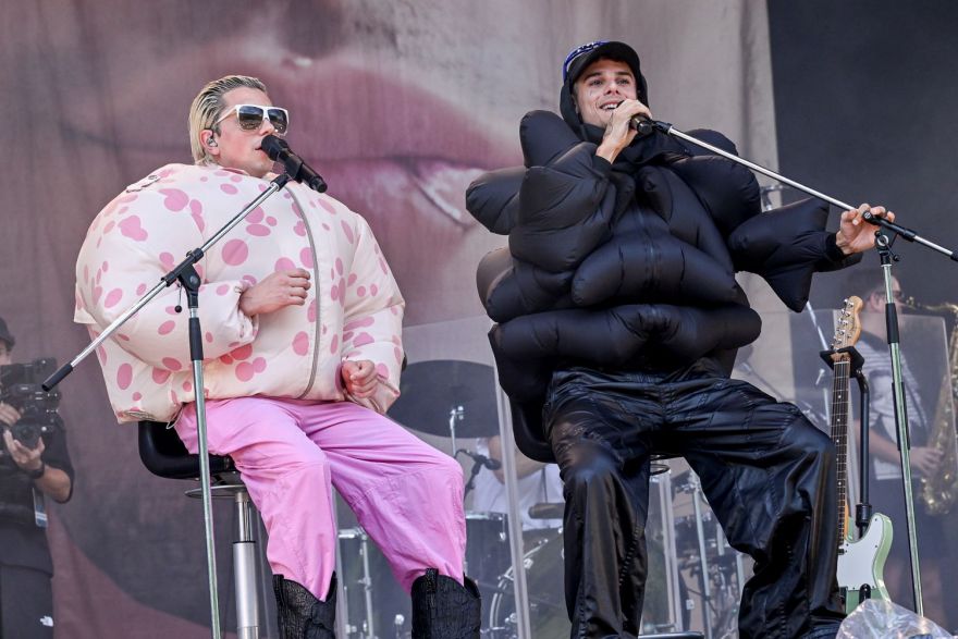 伝説のフジロック公演から2カ月！CA7RIEL&Paco Amoroso｜カトリエル