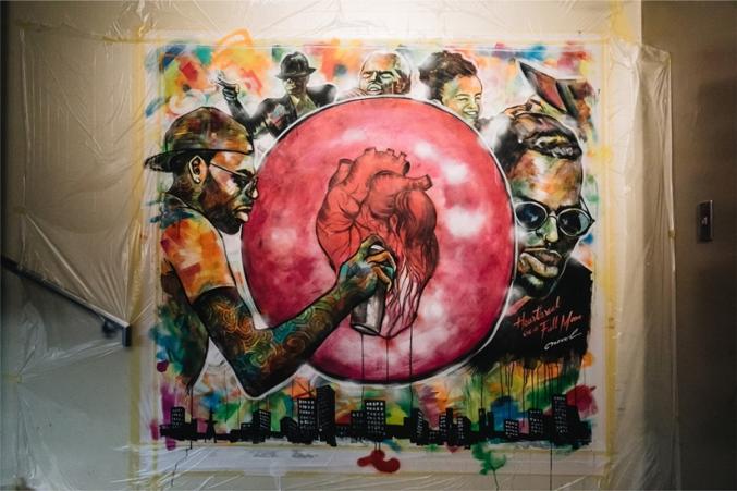 クリス・ブラウン＞直筆サイン入りグッズ&フリーマガジン『SDM』に