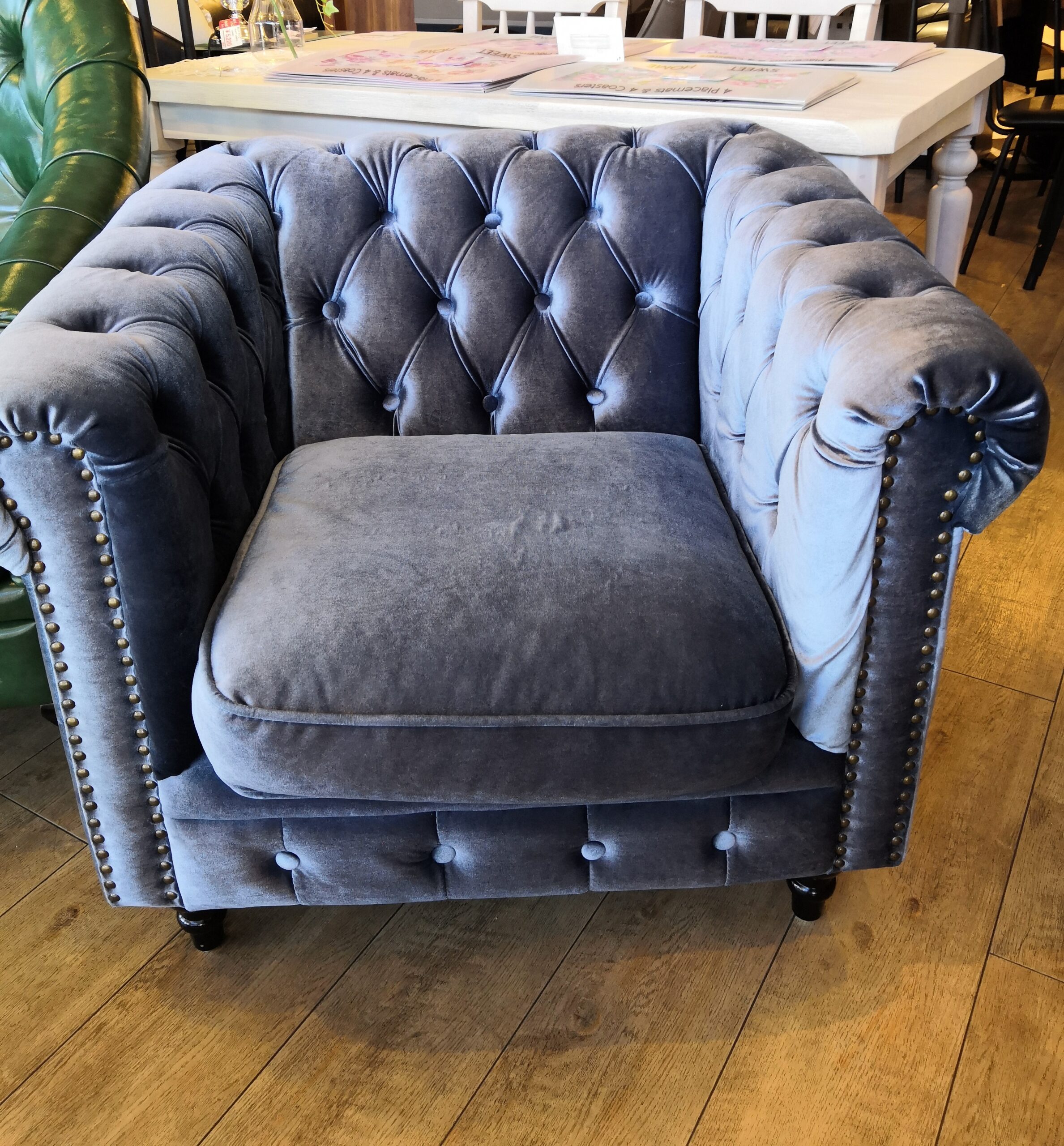 中古品 】リビング家具 チェスターフィールド Vincent ヴィンセント