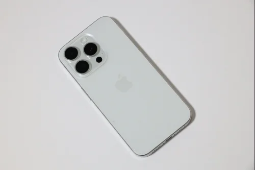 iPhone 15 Pro（ホワイトチタニウム） レビュー！ 14 Proとの比較も