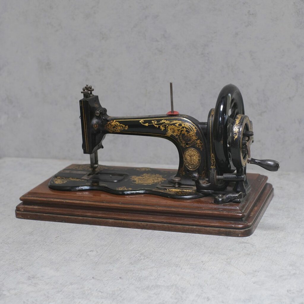 アンティークミシン SINGER アメリカ ソーイングマシーン 1878年