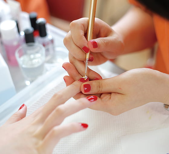 ネイル＆アイラッシュコース | 大阪の美容専門学校 | 大阪ビューティー