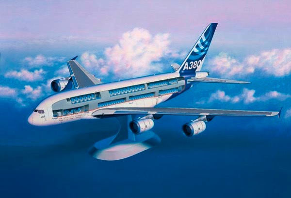 Scalehobbyist.com: Airbus A380 w/ Cutaway Visible Interior by