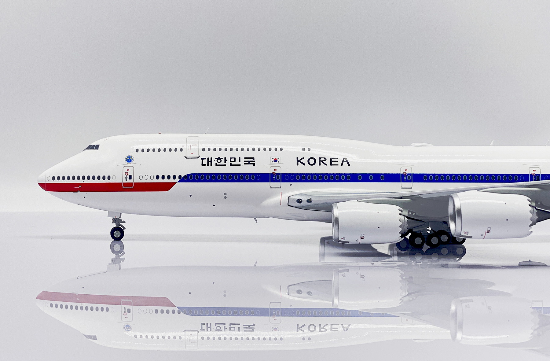 ScaleModelStore.com :: JC Wings 1:200 - LH2346 - South Korea Air