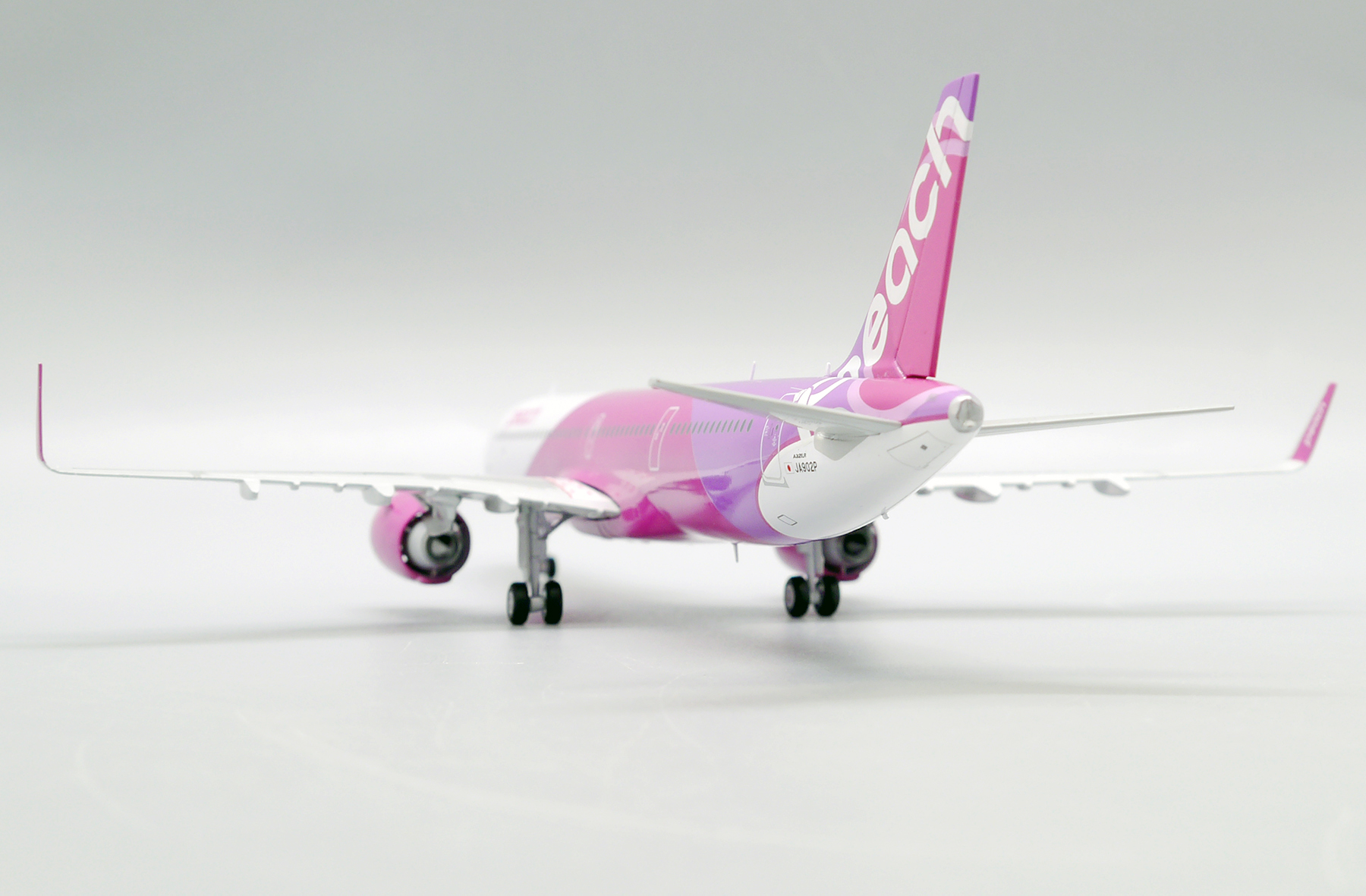 ScaleModelStore.com :: JC Wings 1:200 - EW221N015 - Peach Airbus