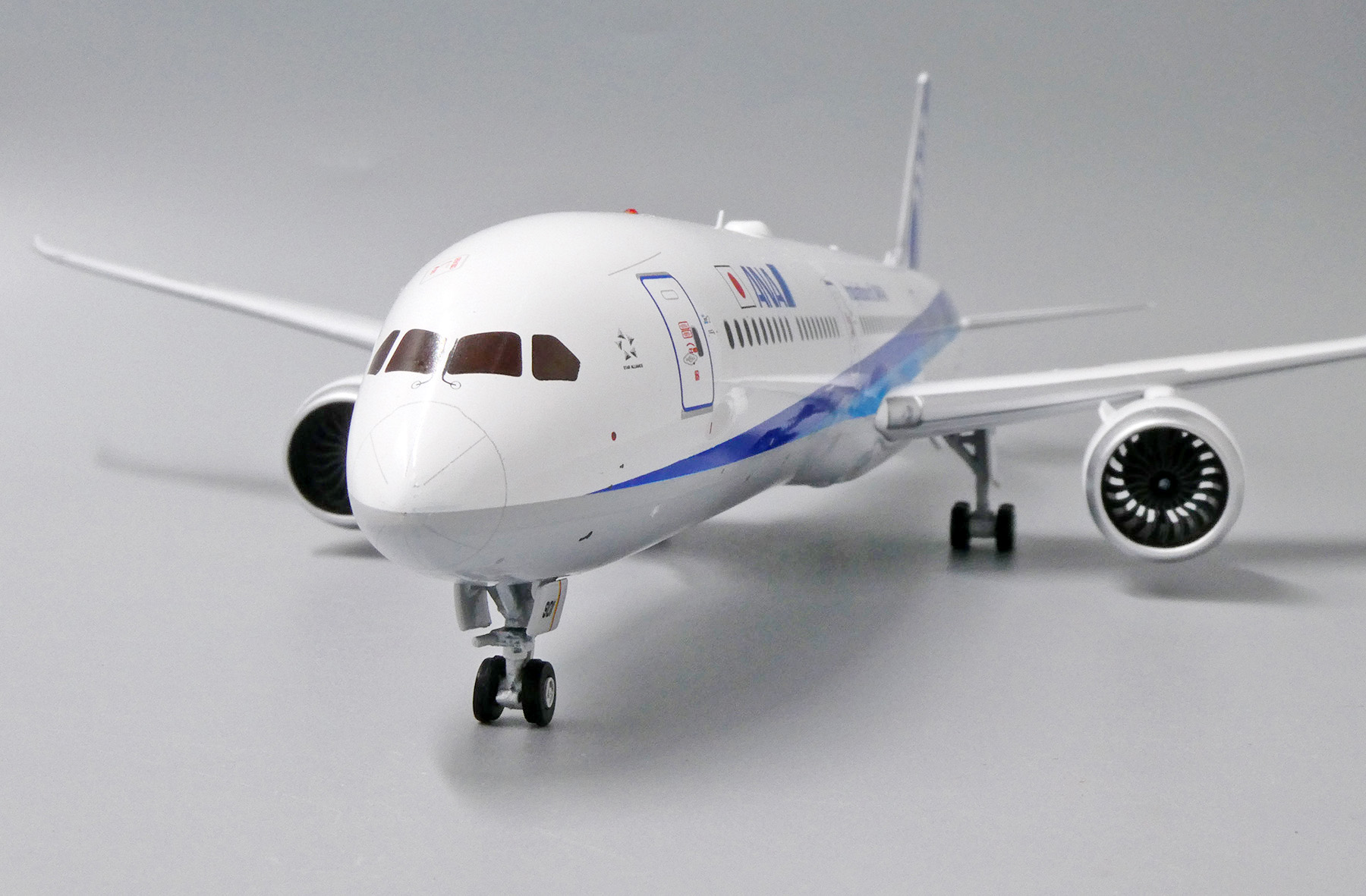 ScaleModelStore.com :: JC Wings 1:200 - EW278X002 - ANA All Nippon