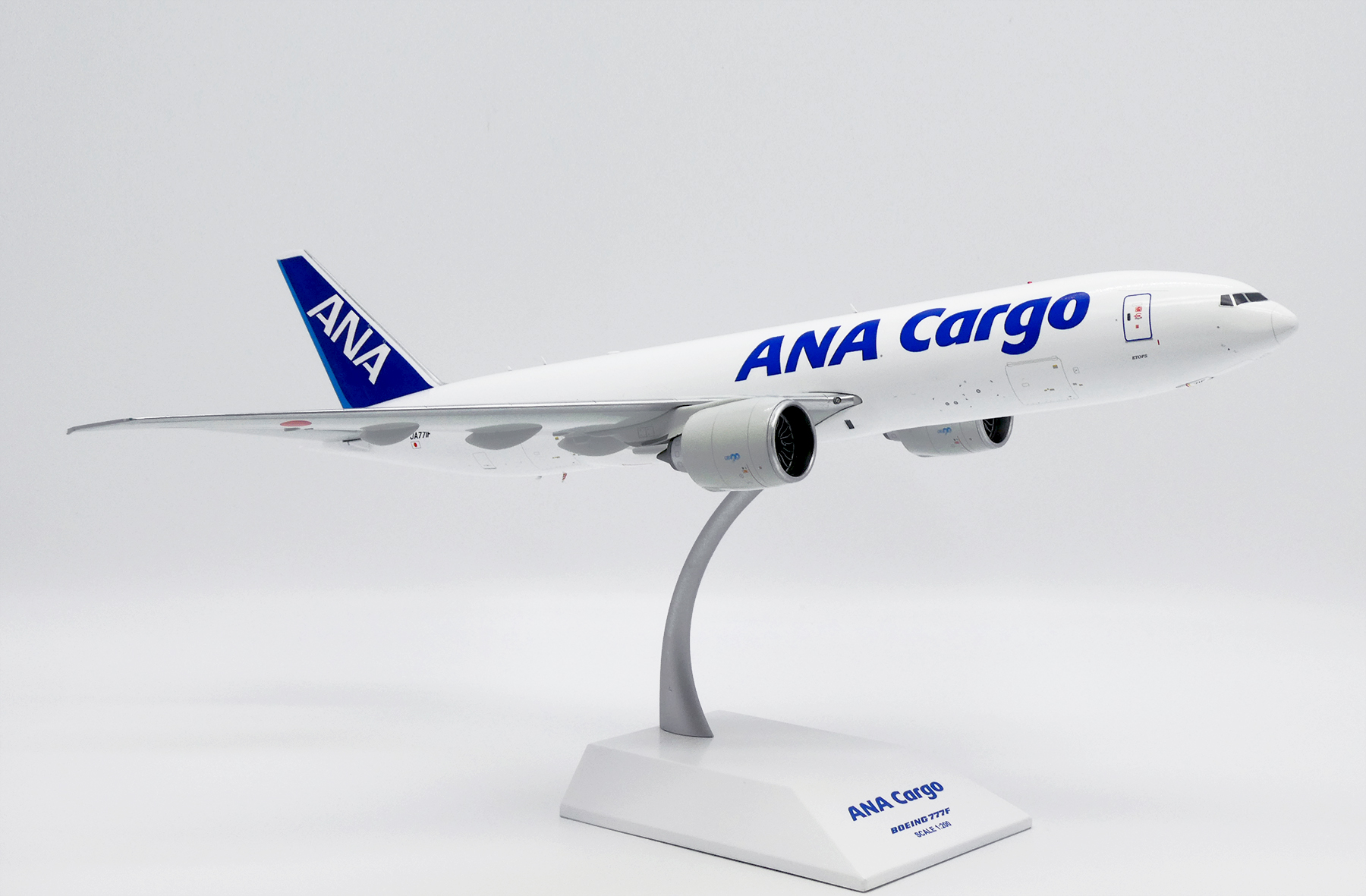 ScaleModelStore.com :: JC Wings 1:200 - XX20294 - ANA Cargo Boeing
