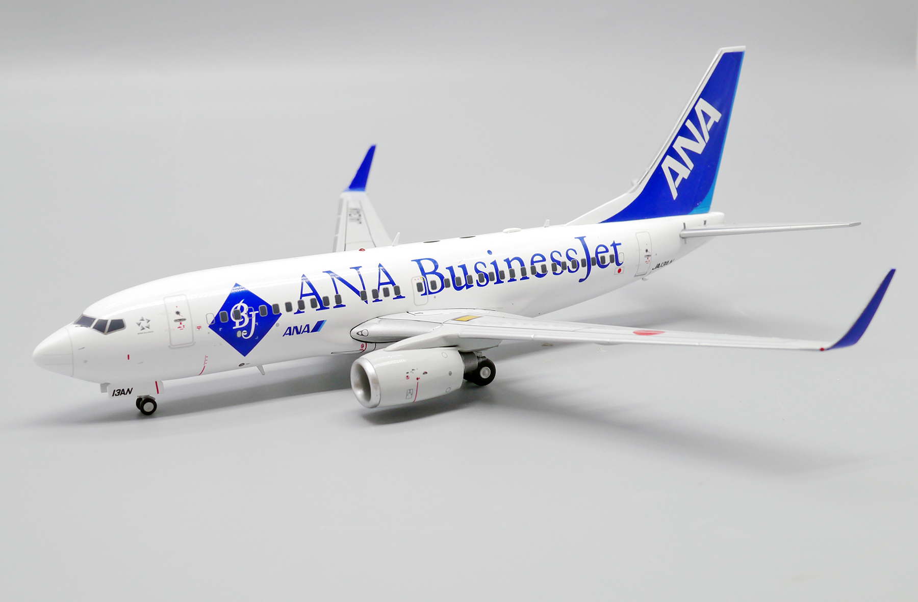 マ*ア様 AeroPolaris ANA WINGS B737-800 JA68 1:400 AeroPolaris ANA