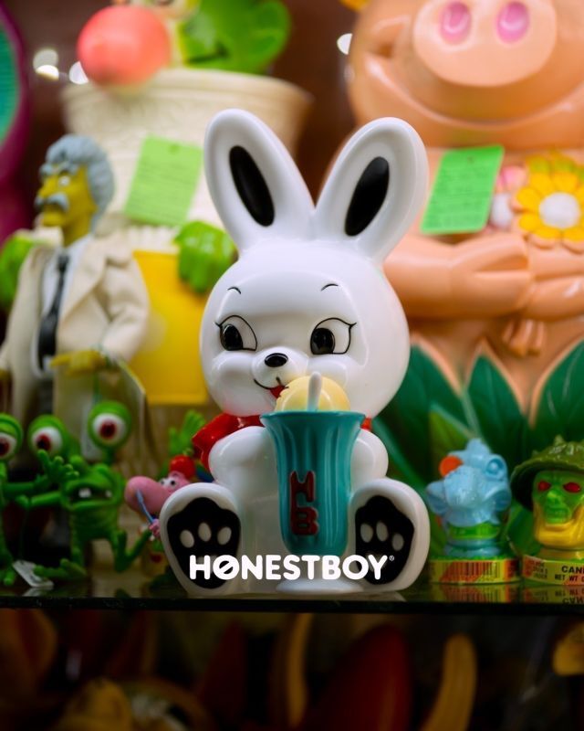 HONESTBOY×SECRET BASE Rabbit Figure - SECRET BASE ONLINE STORE
