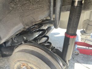 LA600S】タントカスタムの車高調取り付け。フロント編 | Freedom