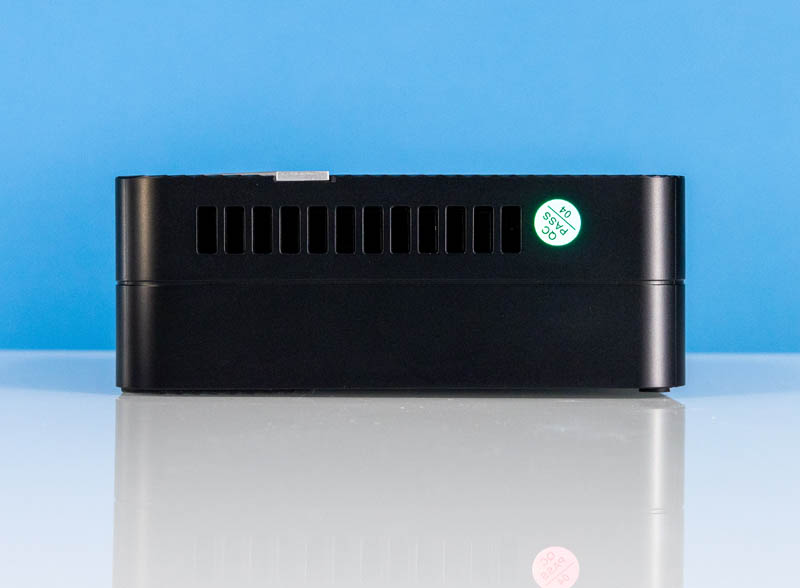 Minisforum UM690 Review An AMD Ryzen 9 6900HX Mini PC